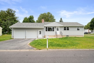 3 Quail St, Waterford, CT 06385