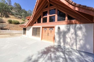 19182 Caliente Creek Rd, Caliente, CA 93518