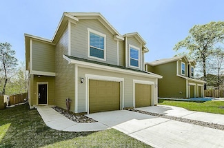 293 Woodland Hills Dr Unit B, Conroe, TX 77303