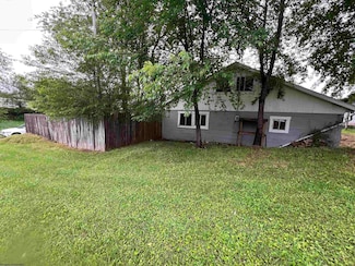 563 Marion St, Belington, WV 26250