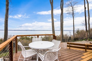 1451 S Bay View Trail, Suttons Bay, MI 49682