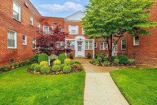 70 S Park Ave Unit 114, Rockville Centre, NY 11570