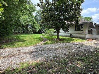 7430 Dillon St, Houston, TX 77061