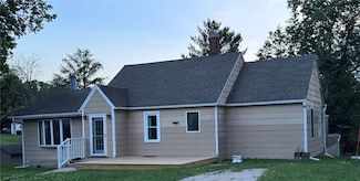 201 S 8th Ave, Vinton, IA 52349