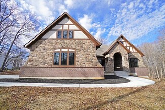 1325 Riverwalk Dr, New Richmond, OH 45157