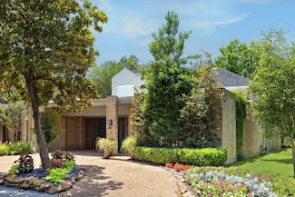 7 Woodstone St, Houston, TX 77024