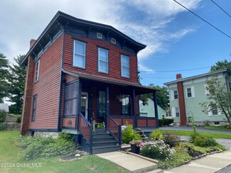 24 Prospect St, Nelliston, NY 13410