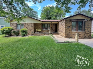 1705 N 6th St, Garden City, KS 67846