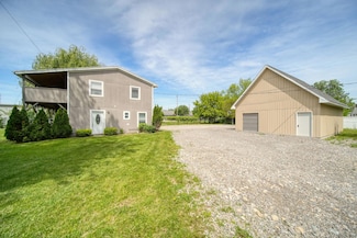 916 Oak St, Adrian, MI 49221