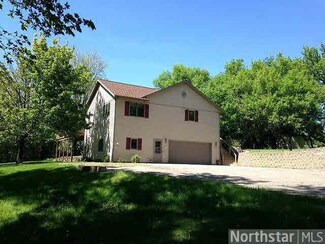 311 6th St NW, Melrose, MN 56352