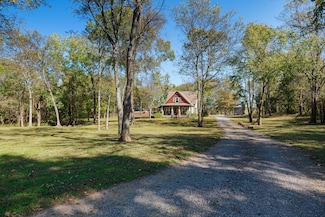 938 Elmore Rd, Eagleville, TN 37060