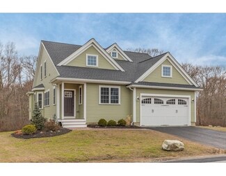 1 Village Ln, Beverly, MA 01915