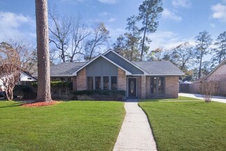 2114 Poplar Park Dr, Kingwood, TX 77339