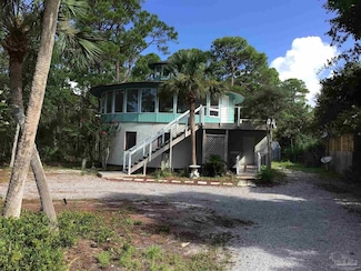 3056 Bay St, Gulf Breeze, FL 32563
