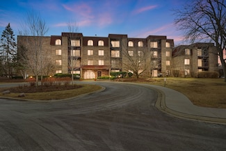 2050 Valencia Dr Unit 210C, Northbrook, IL 60062