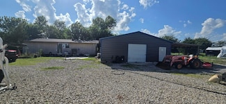 28761 Johnson Rd, Maud, OK 74854