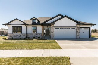 703 Rogers Ln, Center Point, IA 52213