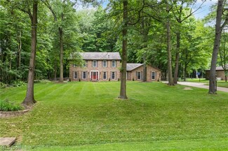 3996 Bramblewood Dr, Akron, OH 44319