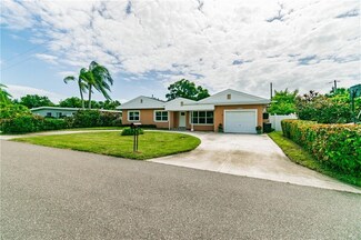 16310 2nd St E, Redington Beach, FL 33708
