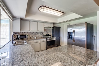 5554 Castle Knight, San Antonio, TX 78218