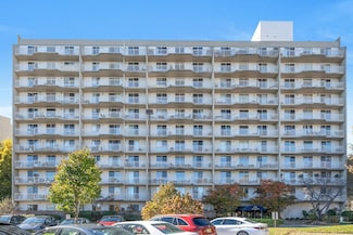 1077 River Rd Unit PH12, Edgewater, NJ 07020