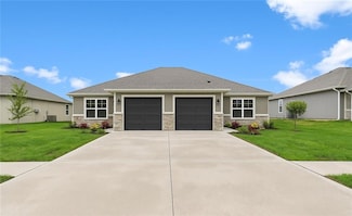 621 Fall Meadow Ln, Belton, MO 64012