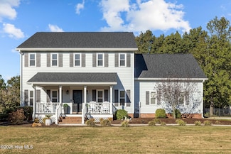 1801 Clubhouse Dr, Morehead City, NC 28557