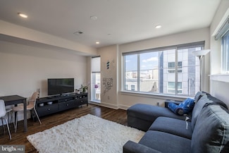 1012 S 20th St Unit 3, Philadelphia, PA 19146
