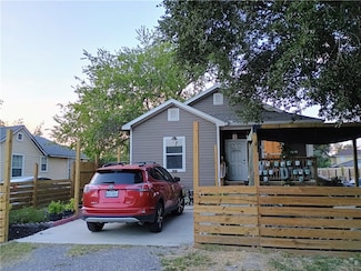 519 E Avenue F, Robstown, TX 78380