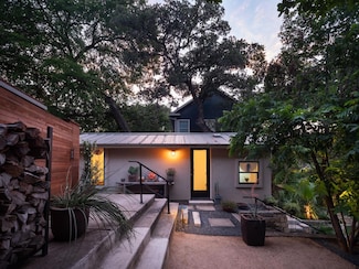 1005 E Riverside Dr, Austin, TX 78704
