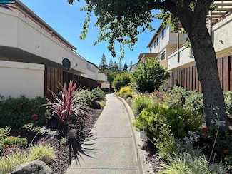 5065 Valley Crest Dr Unit 230, Concord, CA 94521