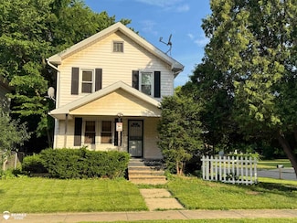 870 Tacken St, Flint, MI 48532