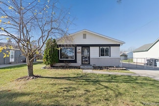 25898 Fairgrove St, Woodhaven, MI 48183