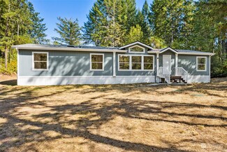 271 E Leffler Loop Rd, Grapeview, WA 98546