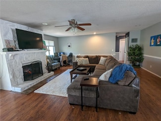 1 Stringer Ln, Bella Vista, AR 72715