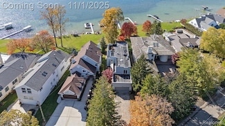 3217 Interlaken St, West Bloomfield, MI 48323