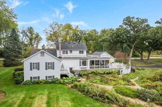 40W296 Campton Hills Dr, Saint Charles, IL 60175