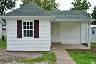 702 W 11th St, Metropolis, IL 62960