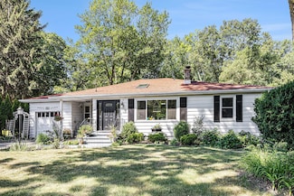 208 S Barker St, New Buffalo, MI 49117