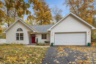 4801 Forest Beach Rd, Watervliet, MI 49098