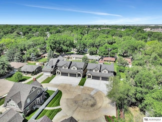 319 S 55th St, Lincoln, NE 68510