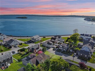 54 Hillside Ave, Tiverton, RI 02878