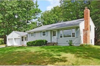 2 Pecos Cir, Chelmsford, MA 01824