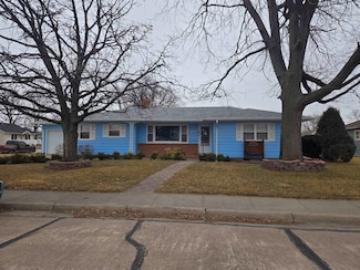 920 C St, Cozad, NE 69130