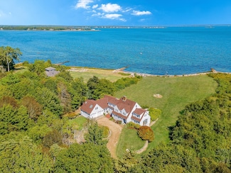 23 Hollywoods Rd, Mattapoisett, MA 02739
