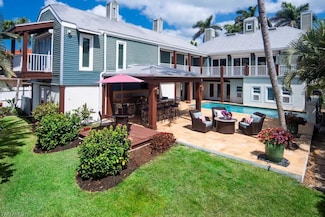 374 14th Ave S, Naples, FL 34102