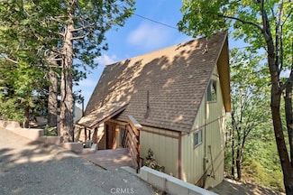 30909 Live Oak Dr, Running Springs, CA 92382