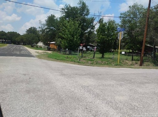 3903 Waterbrook Dr, Elmendorf, TX 78112