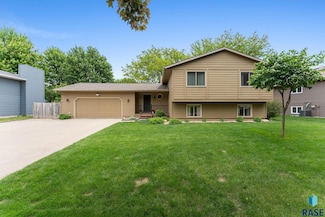 2212 S Oxford Ave, Sioux Falls, SD 57106