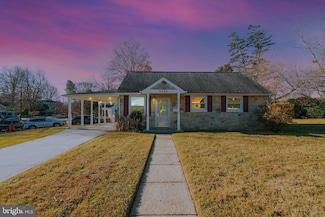 6924 Kenfig Dr, Falls Church, VA 22042